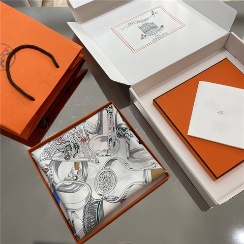 KHĂN Hermes Silk scarf