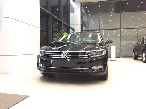 Volkswagen Passat Bluemotion 2018 hoàn toàn mới!