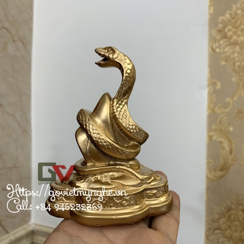 Tượng đá trang trí phong thủy tượng con Rắn ôm tài lộc phong thủy bàn làm việc - Chiều Cao 11cm - Nhũ đồng
