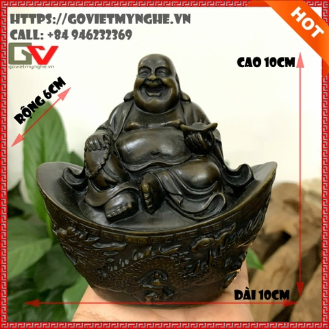 Tượng đá trang trí tượng Phật Di Lặc ngồi trên thỏi vàng chạm khắc hình Long - Phụng - Cao 10cm - màu nâu đen