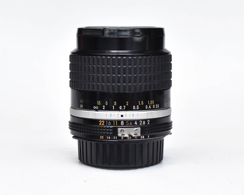 Nikon 28mm f/2 AIS