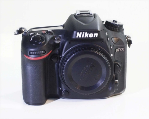 Nikon D7100 body