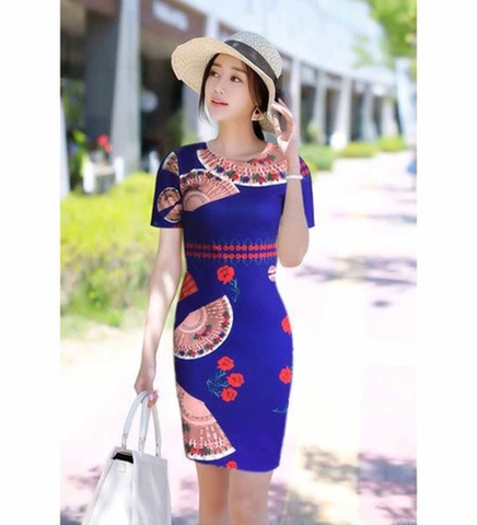 2 kiểu váy đầm công sở cho tuổi trung niên thêm quý phái