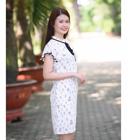 Làm thế nào để lựa chọn những chiếc đầm suông với họa tiết hoa phù hợp?
