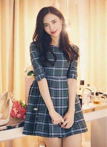 Các mẫu váy đầm caro công sở đang thịnh hành nhất hiện nay