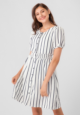 Xu hướng trang phục phối đen trắng nơi công sở