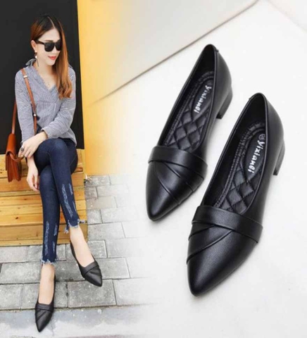 Những mẫu giày đế thấp cho thời trang công sở thêm thanh lịch