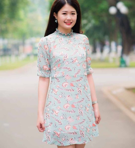 Đầm ôm body họa tiết có kén người mặc không?