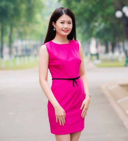Tỏa sáng khoe vóc dáng với đầm công sở body siêu hấp dẫn