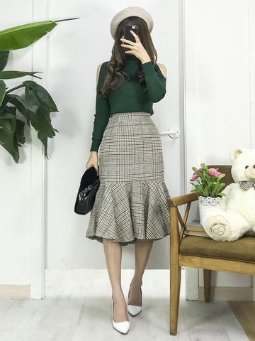 Chân váy vạt chéo Aritzia