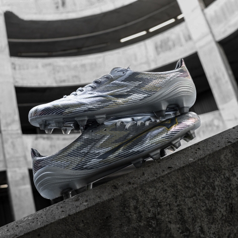 Giày Bóng Đá Mizuno Alpha II Elite Bạc Đen FG