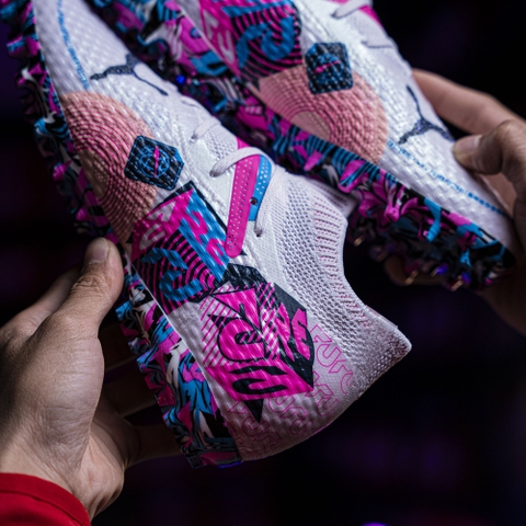 Giày Bóng Đá Puma Future Ultimate Neymar Trắng Xanh Hồng Cổ Lửng MG