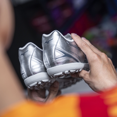GIÀY BÓNG ĐÁ MIZUNO MONARCIDA NEO III SELECT AS TF - P1GD252504  - BẠC/ĐEN