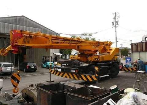 CHO THUÊ XE CẨU BÁNH LỐP 25T – KOBELCO – RK250-6