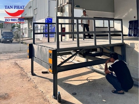 Dock Leveler 3 Tấn Không Hố Tại Bắc Ninh