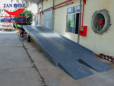 Thi công lắp đặt cầu xe nâng lên container 8 tấn tại huyện Việt Yên, Bắc Giang