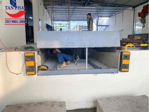 Dock nâng hàng 6 tấn Phú Thọ – Lắp đặt tại KCN Phú Hà