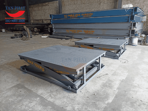 Hoàn thiện lắp đặt bộ 2 bàn nâng thủy lực 1 tấn tại Phú Thọ