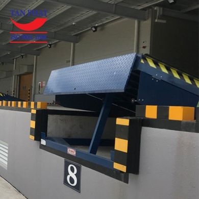 Dock leveler thủy lực kết nối xe & kho an toàn
