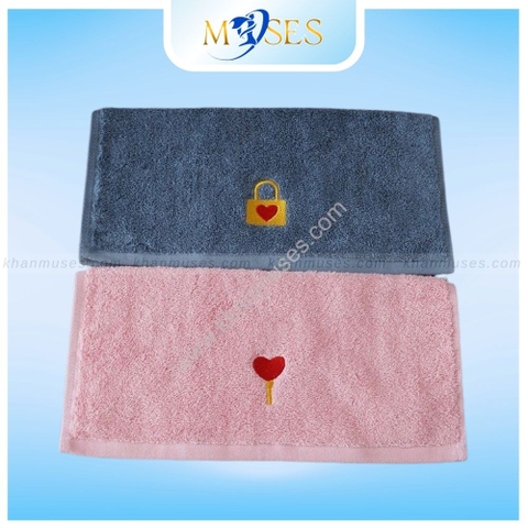 Khăn quà tặng thêu Khóa tình yêu - Cotton nhiều màu