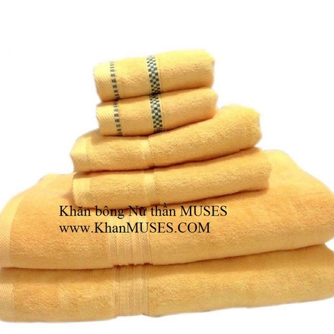 Khăn tắm màu vàng