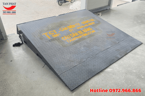 Ramp dốc dẫn xe nâng