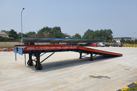 Cầu dẫn container loại 3 mặt ra xe