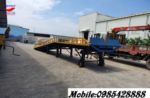 Cầu dẫn container loại 3 mặt ra xe