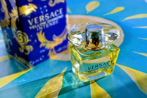 Versace Yellow Diamond Intense EDP 90ml - MADE IN ITALY.