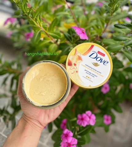 Tẩy tế bào chết Dove Exfoliating Body Polish Almond & Mango 298gr - MADE IN SLOVAKIA.