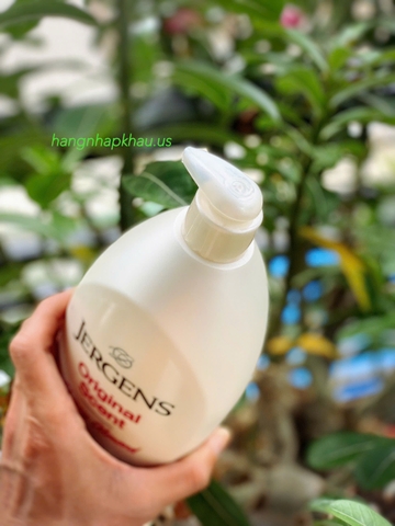 Dưỡng thể Jergens Original Scent Body Lotion with Cherry Almond Essence (946ml) - MADE IN USA.