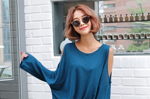 Năm nay, tay áo càng dài rộng càng mốt!