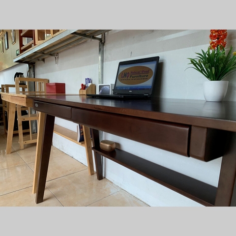 ban-lam-viec-1m2-chan-vuong