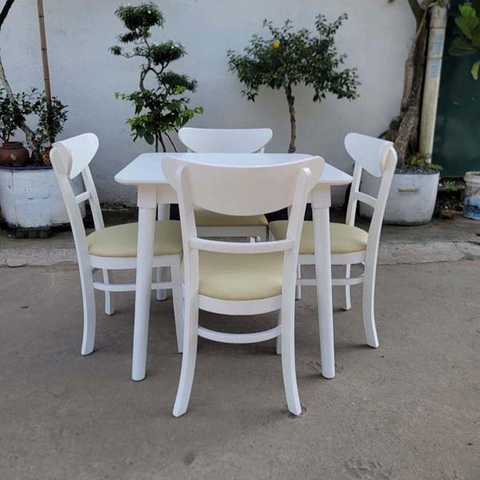 Bộ bàn ăn 4 ghế Panda giá rẻ, gỗ tự nhiên, bán chạy 2024