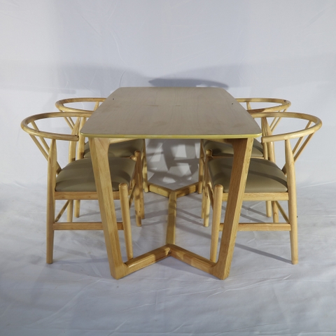 Bộ bàn ăn 4 ghế Wishbone, Gỗ cao su, Hoàn thiện kỹ, Bảo hành mọt