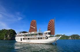 Du Thuyền Bài Thơ cruise 3 ngày 2 đêm