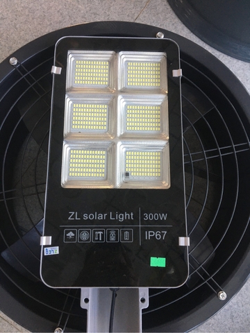 đèn đường năng lượng (đường) XB-T300/300WNLMT(vỡ kích ko bảo hành) (h/a)