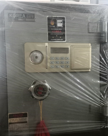 Két bạc việt tiệp KV-66 khoá điện tử, vuông cao cấp, bản lề ngoài