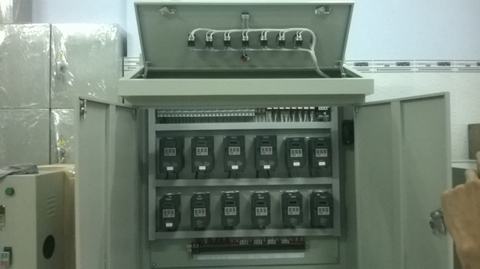 Tủ điện điều khiển máy chẻ hạt điều