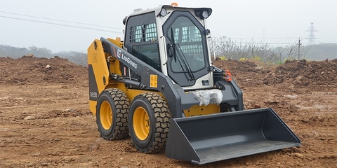 Máy xúc lật trượt mini LiuGong CLG365B gầu 0.4 m3
