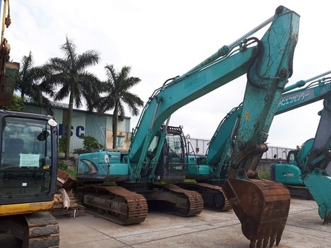 Máy xúc đào cũ Kobelco model SK200-8 nhập khẩu chính hãng