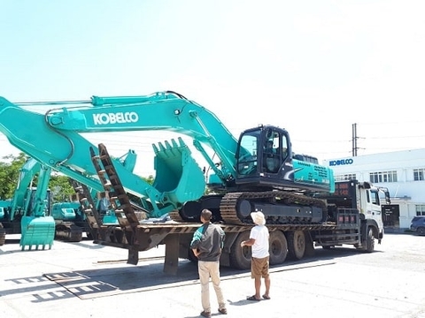 Máy xúc đào Kobelco SK330-8 / 350LC-8