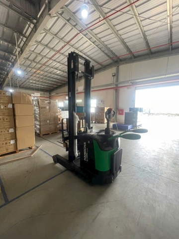 Xe nâng Pallet Stacker HangCha chiều cao nâng từ 1.6-5.2 mét