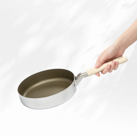 Chảo rán thành đứng Haatz Titanium Aura inox 316 đáy 7 lớp size 20-24-26cm