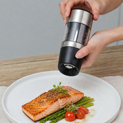 Dụng cụ xay tiêu lưỡi sứ KAIYO mã KPG-6179 với 4 mức điều chỉnh độ thô mịn linh hoạt