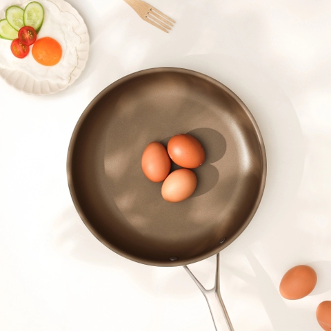 Chảo siêu chống dính Haatz Titanium Aura size 28cm cạn lòng