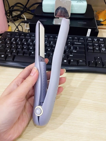 Máy duỗi tóc không dây LocknLock Cordless hair straightener ENA224PUP tấm phủ nhiệt ceramic, thiết kế nhỏ gọn