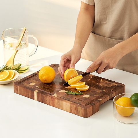 Thớt gỗ tràm LocknLock kích thước 350x250x35mm 1.9kg CKD076