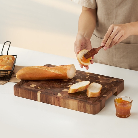 Thớt gỗ tràm LocknLock kích thước 350x250x35mm 1.9kg CKD076