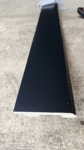 Len tường nhựa SK79-13 màu đen trơn không vân